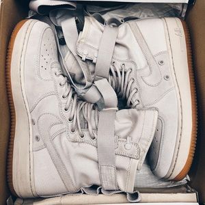 SF AF1 Velvelt Tan
Size 10
